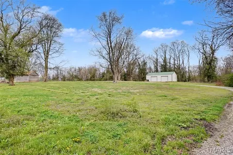 811 Willard St, Greenville, IL 62246