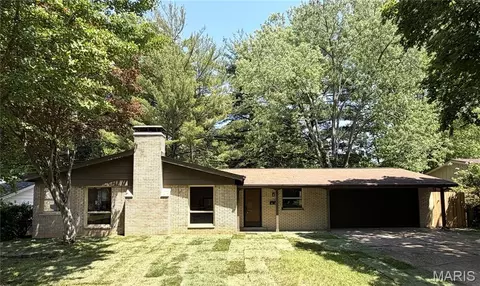 22 Fourscore Dr, Belleville, IL 62226