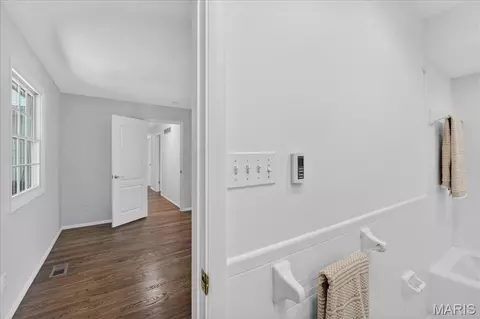 Entry Way - 331 Wildforest Dr, Ballwin, MO 63011 photo 2 of 3