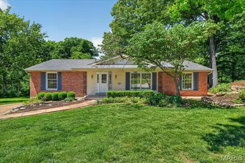 331 Wildforest Dr, Ballwin, MO 63011