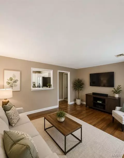 Living - 523 Elmont Rd, Sullivan, MO 63080 photo 1 of 1