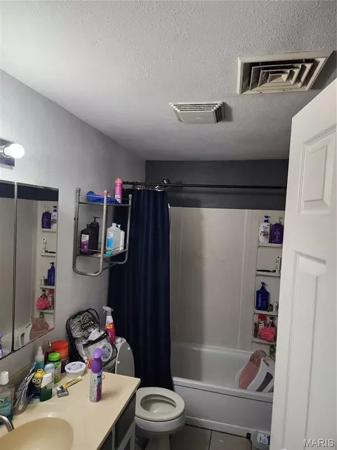 Bath - 523 Elmont Rd, Sullivan, MO 63080 photo 1 of 1