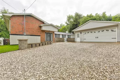 145 Maywood Dr, East Alton, IL 62024