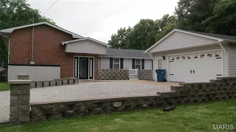 145 Maywood Dr, East Alton, IL 62024