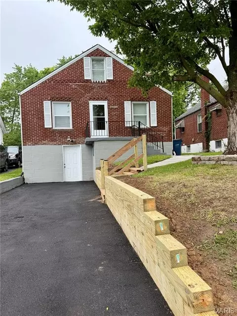 7047 Florence Pl, Jennings, MO 63136