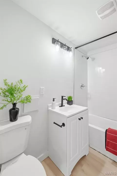 Bath - 1813 Don Ron Dr, Arnold, MO 63010 photo 1 of 2