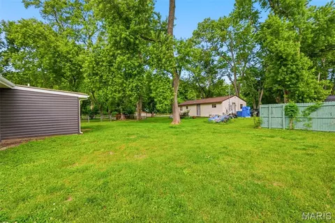 Exterior - 1813 Don Ron Dr, Arnold, MO 63010 photo 7 of 8