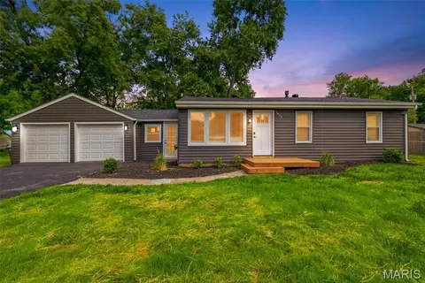1813 Don Ron Dr, Arnold, MO 63010