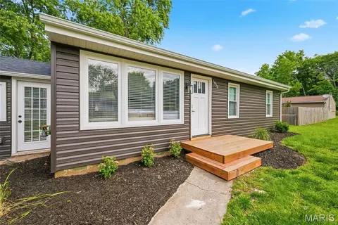 Exterior - 1813 Don Ron Dr, Arnold, MO 63010 photo 3 of 8