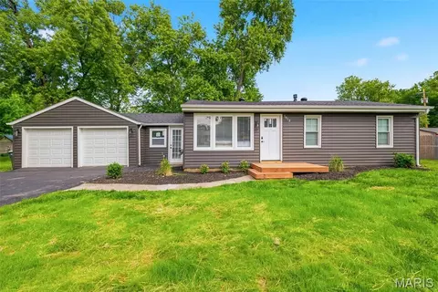 Exterior - 1813 Don Ron Dr, Arnold, MO 63010 photo 2 of 8