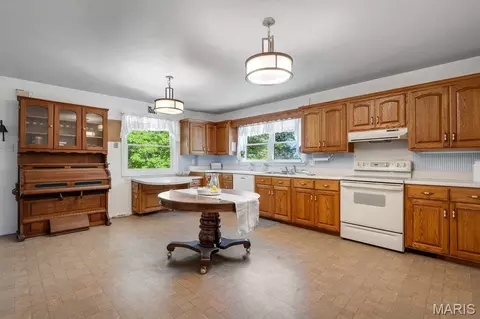Kitchen - 2099 Thunderbluff Rd, Saint Clair, MO 63077 photo 1 of 3