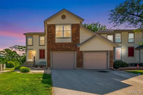 689 Sugar Trail Ct #1, Saint Peters, MO 63376