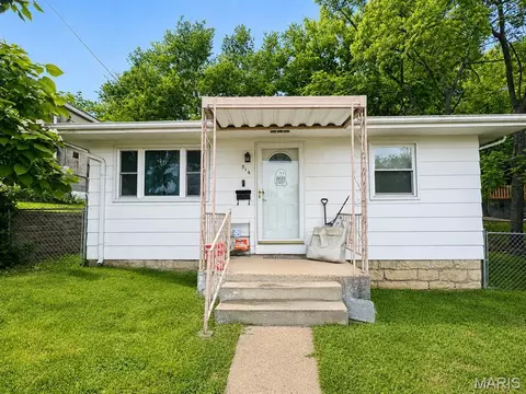 514 S 2nd St, De Soto, MO 63020
