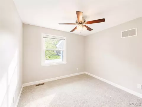 Bedroom - 207 Bitterwood Dr, Ballwin, MO 63021 photo 3 of 3