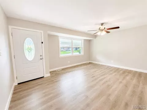 Living - 207 Bitterwood Dr, Ballwin, MO 63021 photo 1 of 2