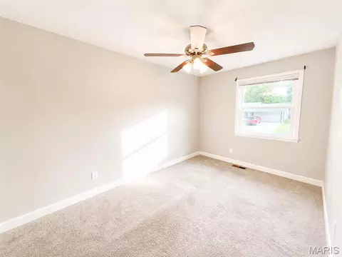 Bedroom - 207 Bitterwood Dr, Ballwin, MO 63021 photo 2 of 3