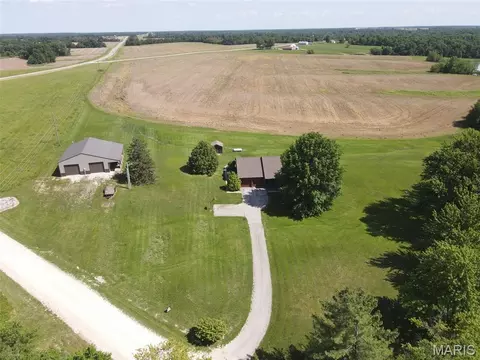 18749 225th St, Lewistown, MO 63452