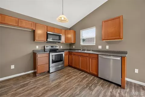 Kitchen - 505 Lake Dr, O'fallon, MO 63366 photo 1 of 1