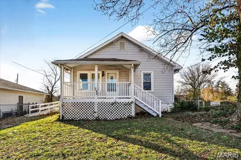342 Alsobrook St, Kirkwood, MO 63122