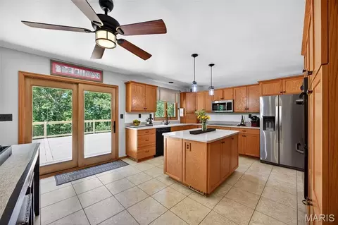 Kitchen - 800 Matson Hill Rd, Defiance, MO 63341 photo 2 of 5