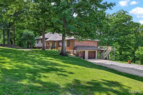 Exterior - 800 Matson Hill Rd, Defiance, MO 63341 photo 2 of 15