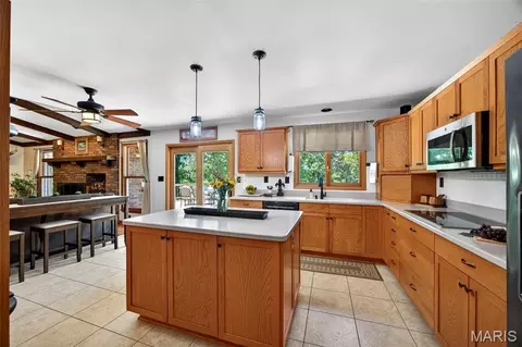 Kitchen - 800 Matson Hill Rd, Defiance, MO 63341 photo 5 of 5