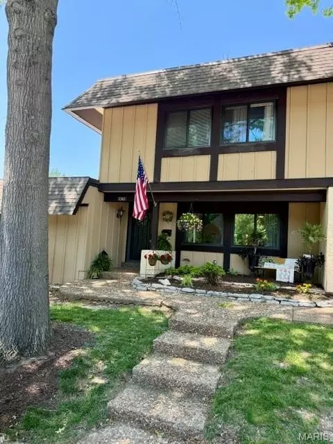 1343 Hampton Rd #B, Saint Charles, MO 63303
