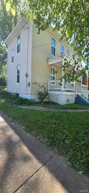 Exterior - 154 Adelle Ave, Ferguson, MO 63135 photo 3 of 6