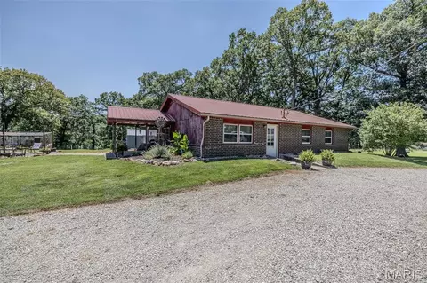 2962 County Road 496, New Bloomfield, MO 65063