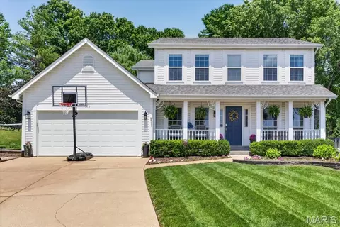 172 Rockwood Place Ct, Eureka, MO 63025