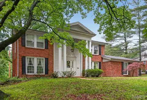 315 Portico Dr, Chesterfield, MO 63017