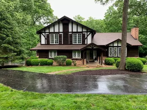 1544 Horseshoe Ridge Rd, Chesterfield, MO 63005