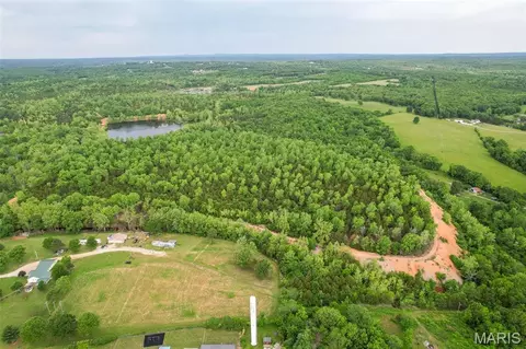 000 Warden Lake Dr, Mineral Point, MO 63660