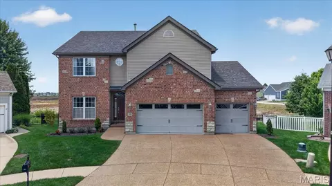 10 Driftwater Xing, Saint Charles, MO 63301