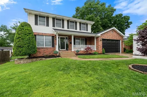 4410 Fatima Dr, Saint Louis, MO 63123