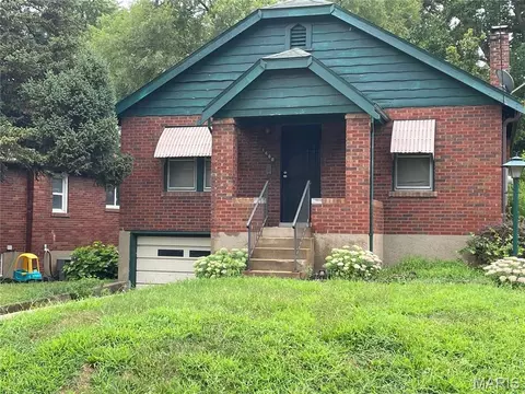 1468 70th St, Pagedale, MO 63133