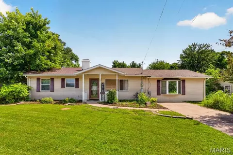 1448 Ladd Ave, Edwardsville, IL 62025