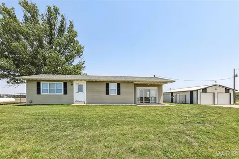 13426 Stolletown Rd, Breese, IL 62230