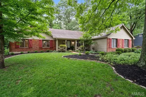 1910 Berthoud Pass Ct, Wildwood, MO 63011