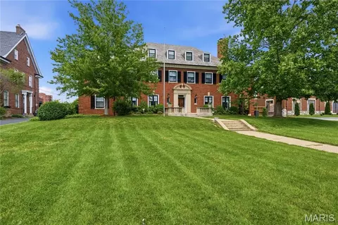 5591 Lindell Blvd, Saint Louis, MO 63112
