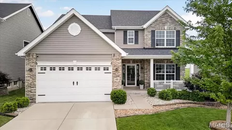 979 Crestwood Ln, O'fallon, MO 63366