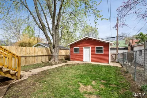 Exterior - 739 Dover Pl, Saint Louis, MO 63111 photo 2 of 3