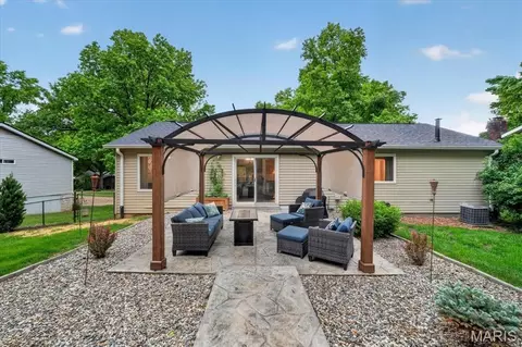 Exterior - 837 Pontoison Dr, Manchester, MO 63021 photo 10 of 12