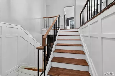 Entry Way - 837 Pontoison Dr, Manchester, MO 63021 photo 2 of 4