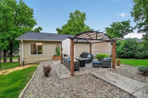 Exterior - 837 Pontoison Dr, Manchester, MO 63021 photo 9 of 12