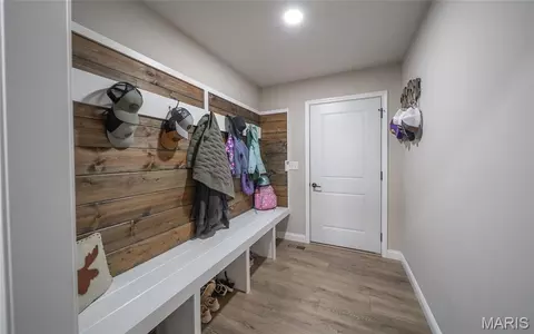 Entry Way - 103 Keagan Pl, Gerald, MO 63037 photo 6 of 9