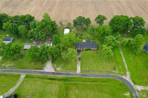 1121 Meadowlark Ln, Centralia, IL 62801