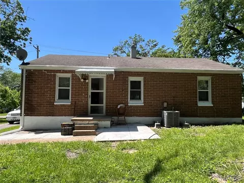 4138 Wright Ave, Saint Ann, MO 63074 photo 8