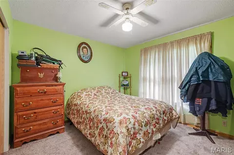 Bedroom - 12126 Meade Dr, Wright City, MO 63390 photo 2 of 4