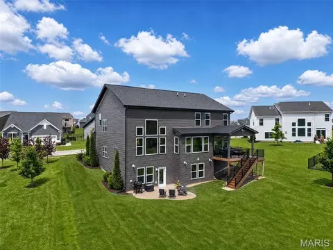 Exterior - 820 Upland Loop, O'fallon, MO 63368 photo 7 of 10